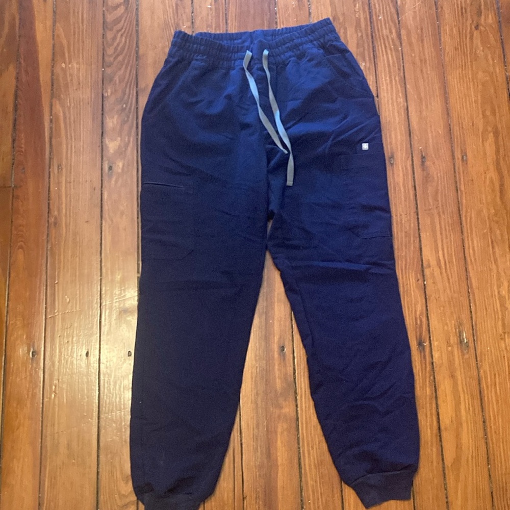 Figs uman relaxed jogger scrub pants in navy